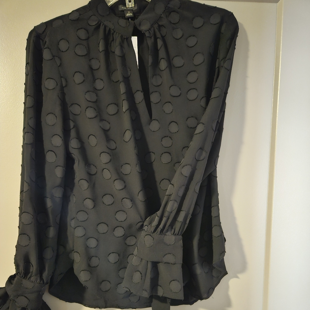 Ann Taylor Black Relaxed Blouse with Tie Front and Long Sleeves - Picture 2 of 5